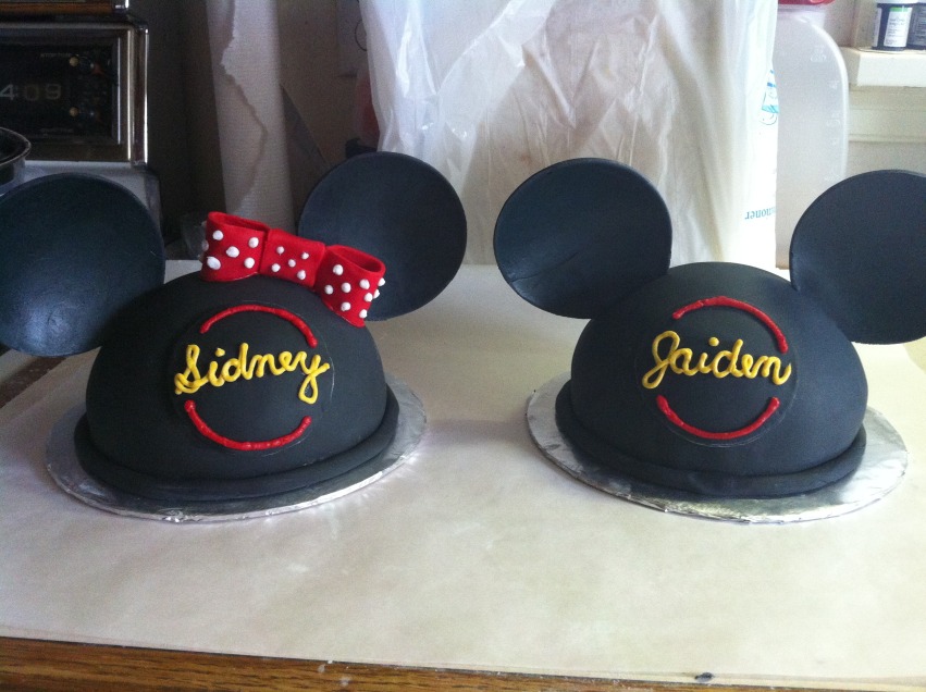 Mickey  Minnie Mouse Clubhouse hat cakes