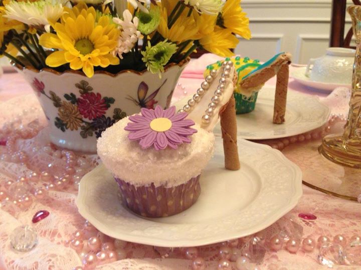 purple high heel cupcake.jpg